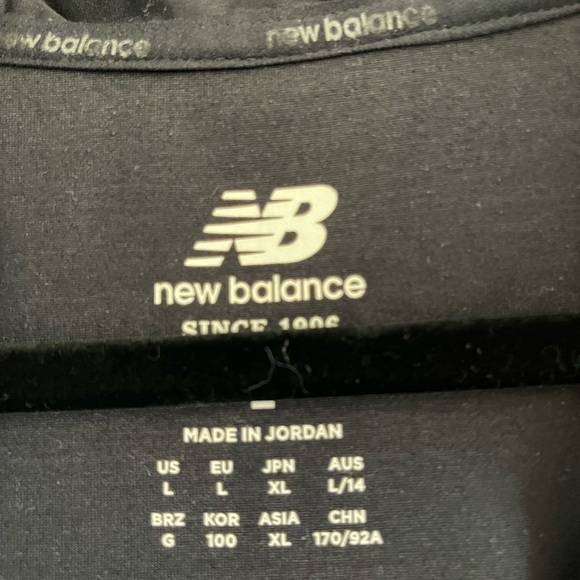 New Balance Women’s Quarter Zip Size L - Picture 3 of 4